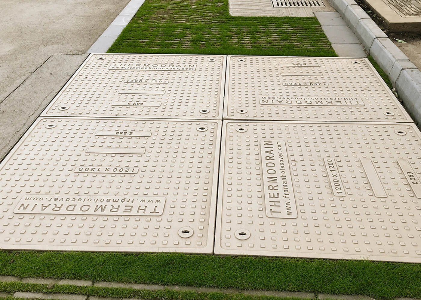 multiple-covers-with-frame